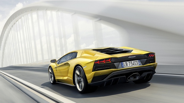 Lamborghini Aventador S พละกำลังเหนือชั้น ล้อหลังเลี้ยวได้