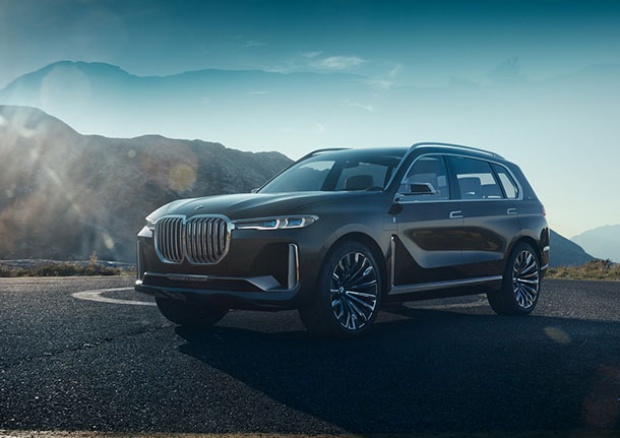 เผยโฉมแล้ว BMW Concept X7 iPerformance