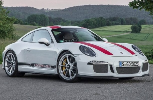 Porsche เผยผู้ขับขี่รถยนต์ตระกูล GT ของแบรนด์ เลือกใช้เกียร์ธรรมดา มากกว่าอัตโนมัติ