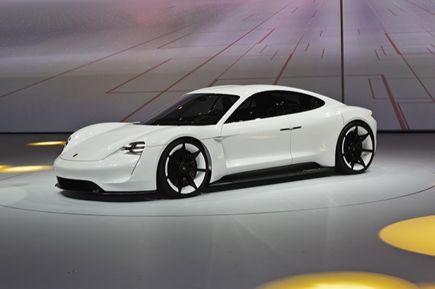 ผู้บริหาร Porsche เชื่อมั่นรถพลังงานไฟฟ้าดีกว่า Tesla แน่นอน