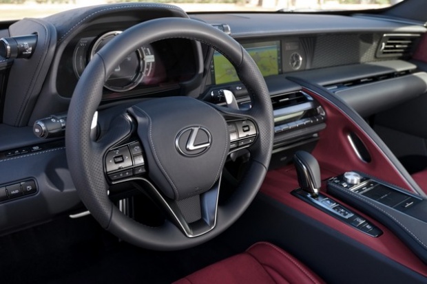 Lexus LC F สปอร์ตตัวแรงรุ่นใหม่ ขุมพลังไฮบริดเต็มระบบ