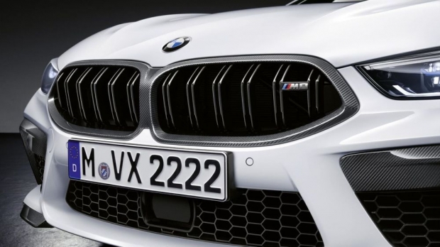 BMW M8 จัดแต่งคาร์บอนไฟเบอร์เต็มคัน