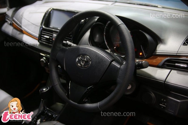 New Toyota Yaris 2016 พร้อมราคา (เริ่ม 4.6 แสนบาท)