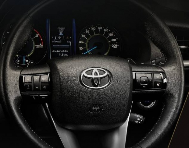 รีวิวรถ!! Toyota Fortuner โตโยต้า ฟอร์จูนเนอร์ 2016 โฉมใหม่ แบบละเอียด!!