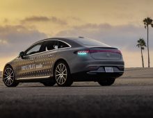   Mercedes-Benz เริ่มใช้งานไฟเตือนสถานะการใช้ระบบขับอัตโนมัติ