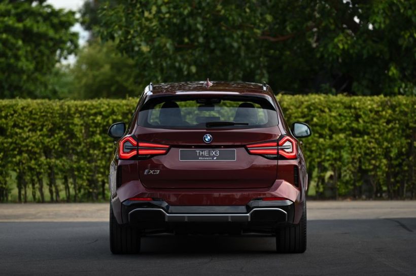 เปิดตัวแล้ว!! BMW iX3 M Sport 2023 รถยนต์พลังงานไฟฟ้าแห่งอนาคต 