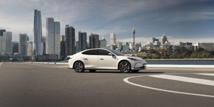 MG IM5 รถไฟฟ้าตัวตึง! วิ่งไกล 860 กม. ชาร์จไว 18 นาทีจบ!