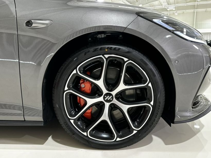 MG IM5 รถไฟฟ้าตัวตึง! วิ่งไกล 860 กม. ชาร์จไว 18 นาทีจบ!