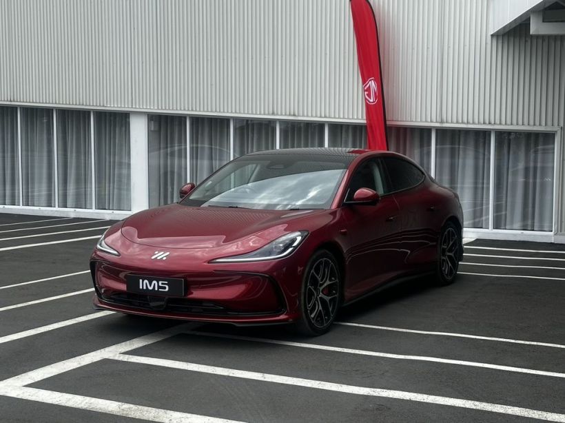 MG IM5 รถไฟฟ้าตัวตึง! วิ่งไกล 860 กม. ชาร์จไว 18 นาทีจบ!